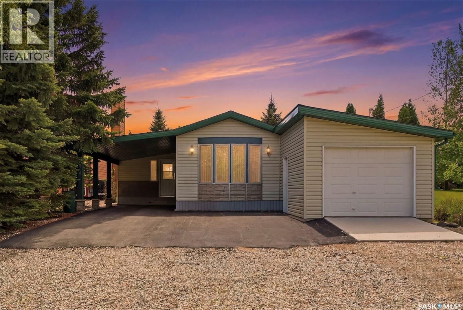Property Photo: 313 Cumming Avenue SK S0K 4T1
