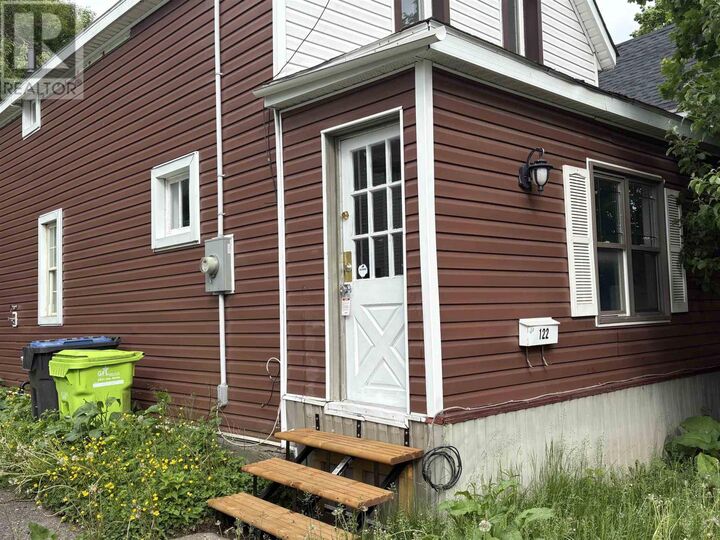 Property Photo:  122 Grosvenor Ave  ON P6B 2M1 
