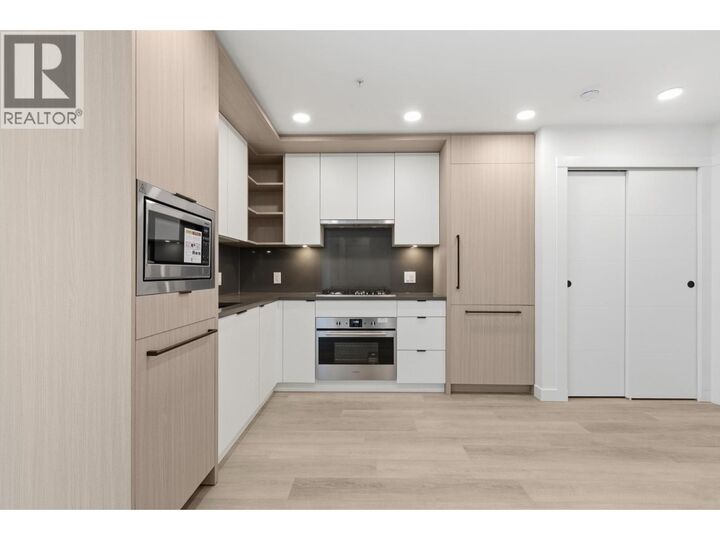 Property Photo:  2268 East Broadway 403  BC V5N 0L2 