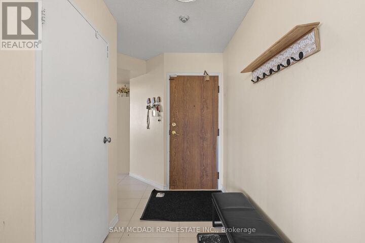 Property Photo:  550 Webb Drive #1803  ON L5B 3Y4 