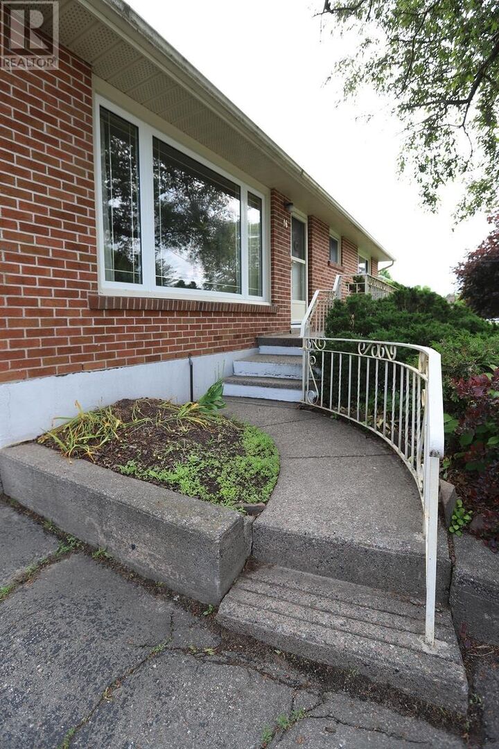 Property Photo: 16 Arizona Ave ON P6A 4L8
