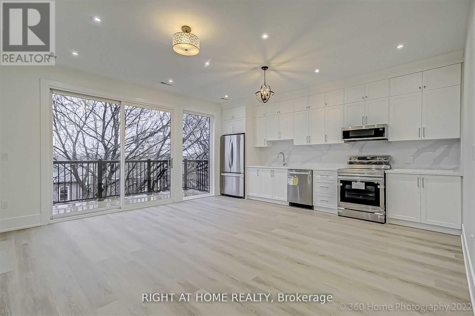 Property Photo: 9 Beechwood Avenue Upper ON M6N 4S9