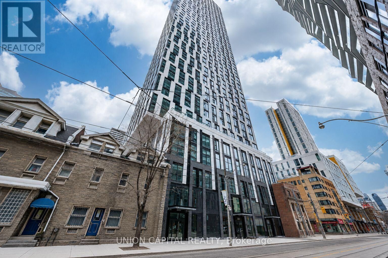 Property Photo: 252 Church Street 1110 ON M5B 1Z2