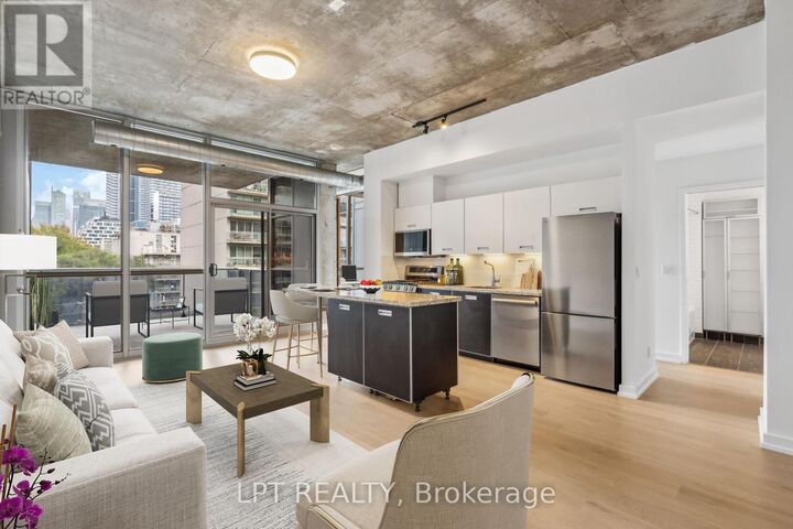 Property Photo:  60 Bathurst Street 507  ON M5V 2P4 