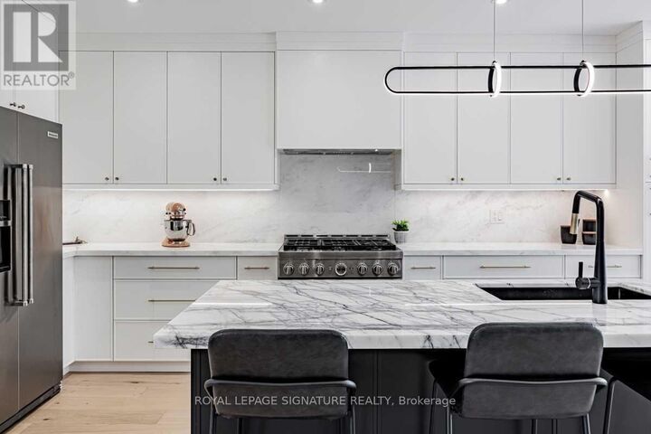 Property Photo:  4 Stanhope Avenue  ON M4K 3N5 