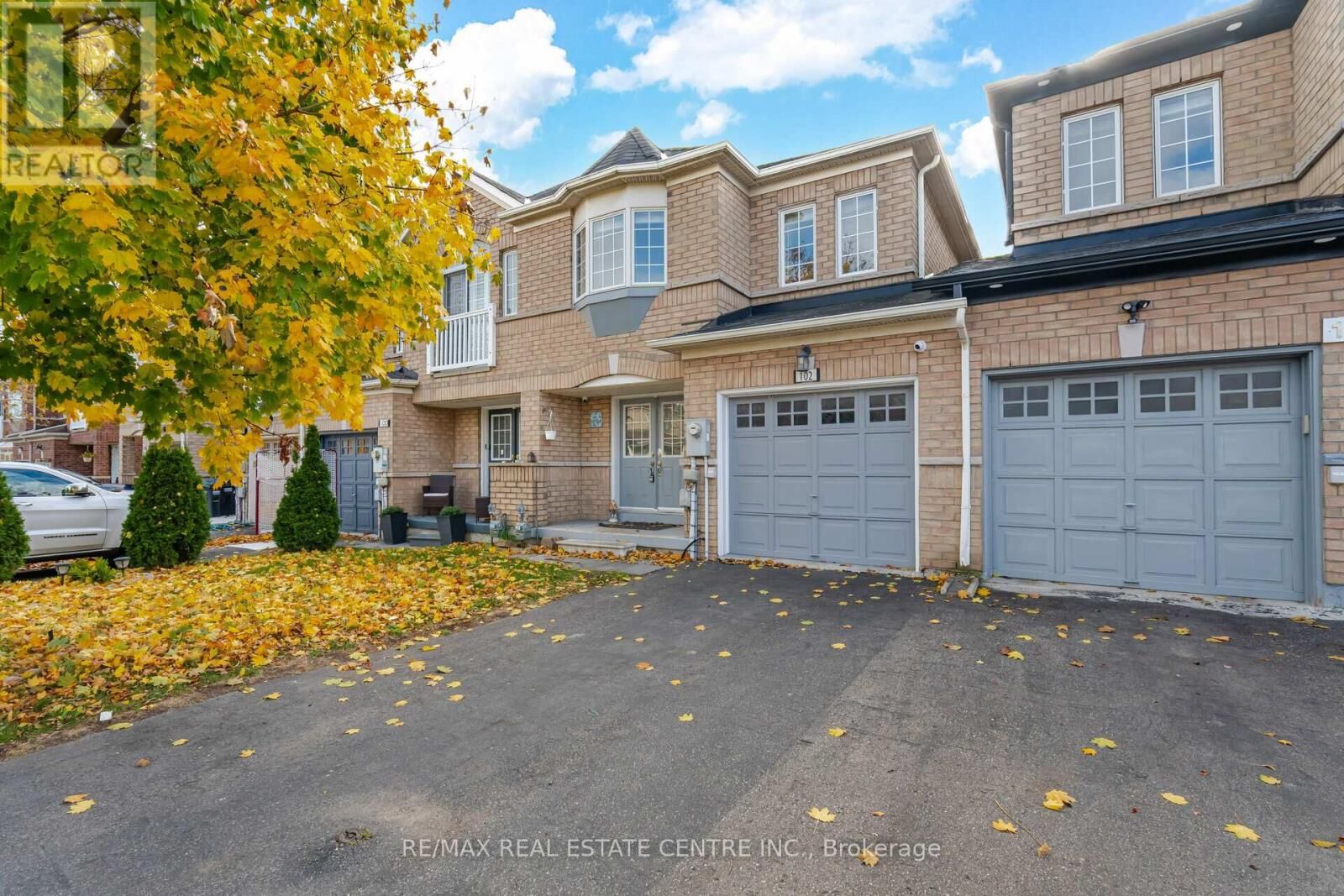 Property Photo:  102 Charcoal Way  ON L6Y 5R9 