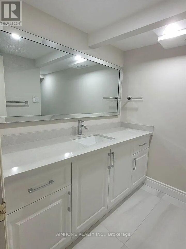 Property Photo: 39 Candlebrook Crescent ON M1W 4B3