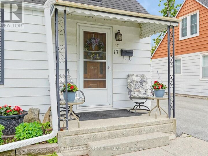 Property Photo:  17 Colborne Street East  ON K9V 1K2 