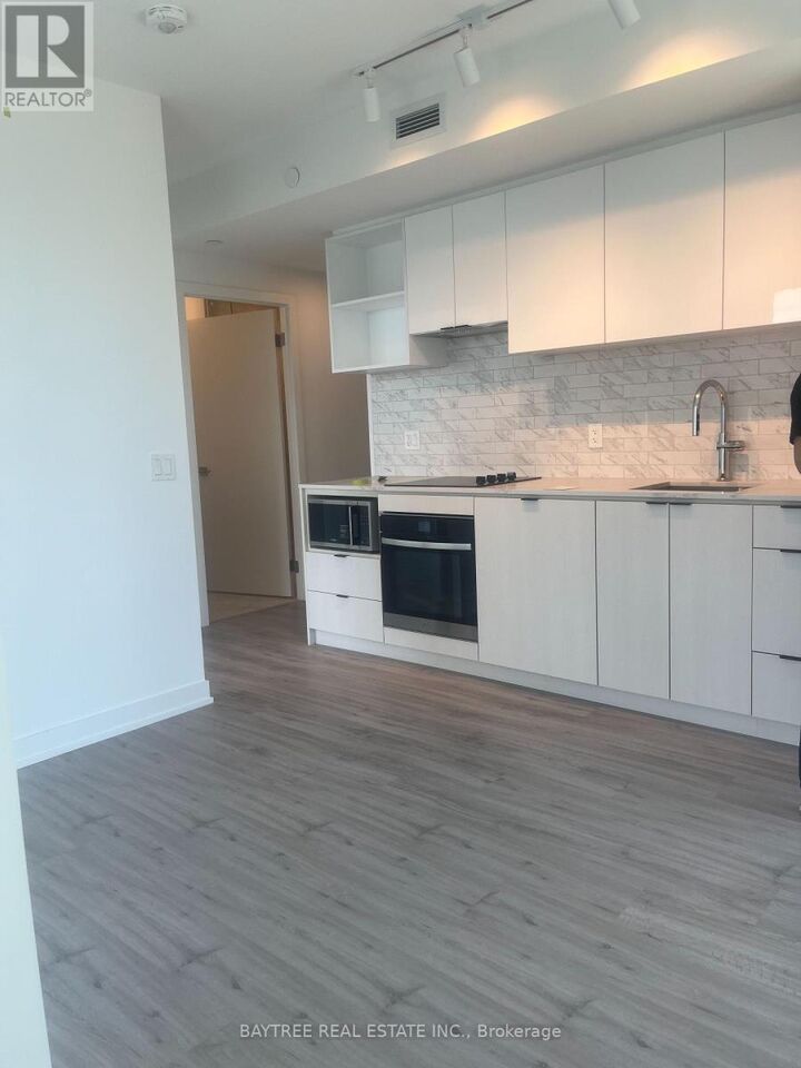 Property Photo:  252 Church Street 5015  ON M5B 1Z5 