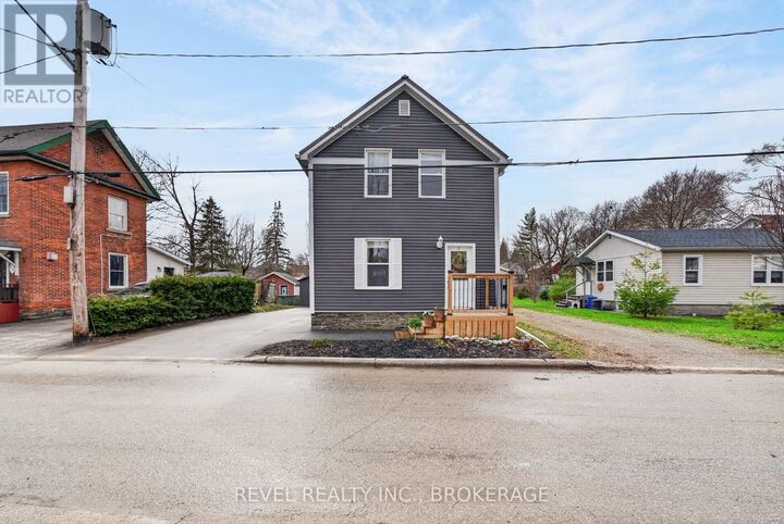 Property Photo:  38 Bennett Street  ON K6V 2V8 