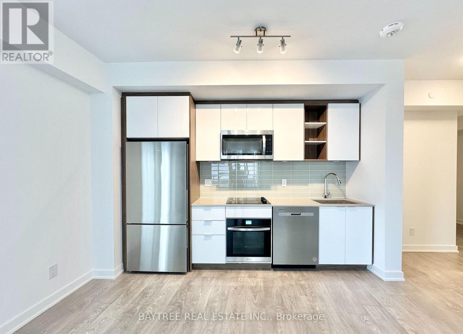 Property Photo: 543 Richmond Street West 544 ON M5V 0W9