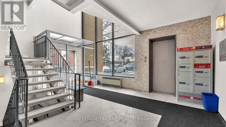 Property Photo:  104 Devonshire Avenue 305  ON N6C 2H8 