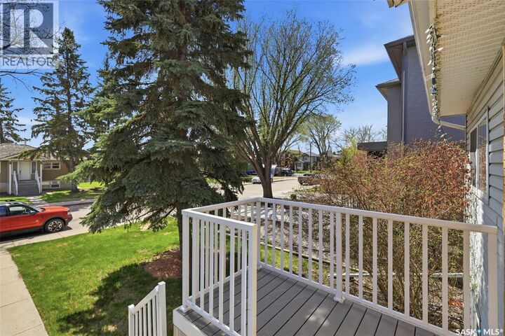 Property Photo:  816 Empress Street  SK S7K 0Y4 