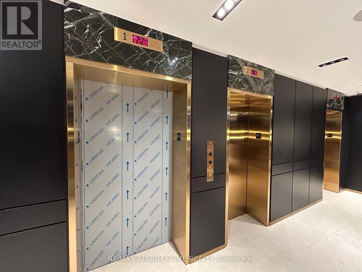 Property Photo: 771 Yonge Street 505 ON M4W 0B8