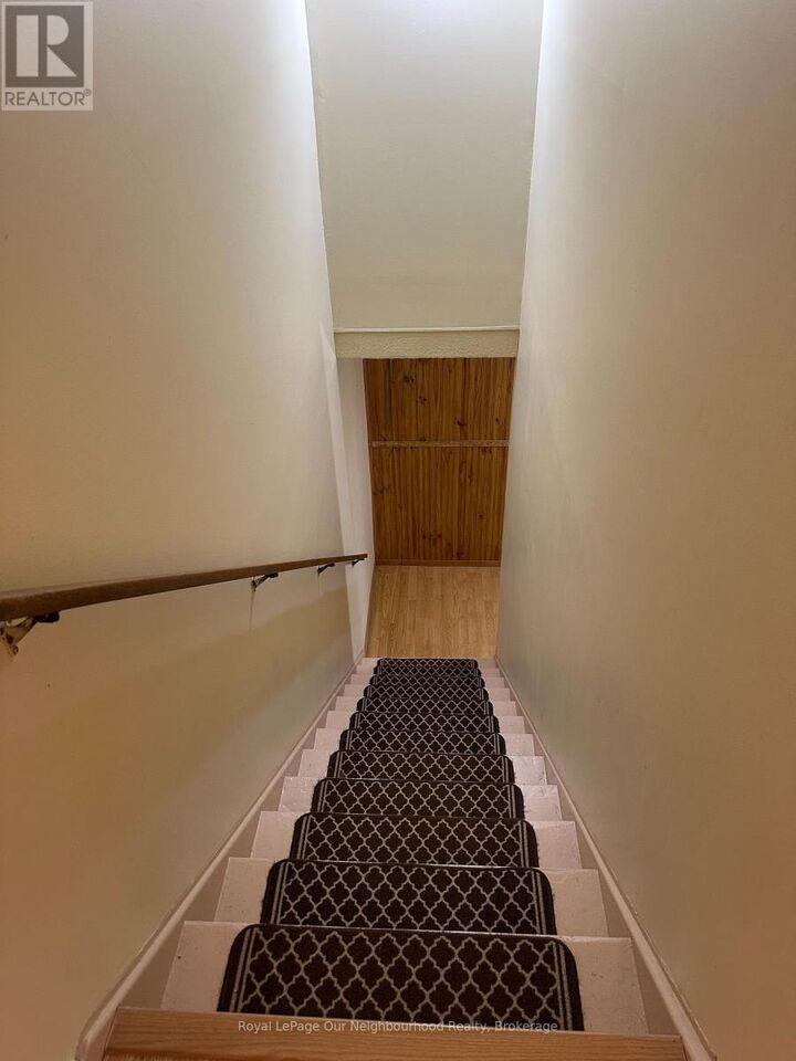 Property Photo: 43 Taunton Road East 39 ON L1G 3T6