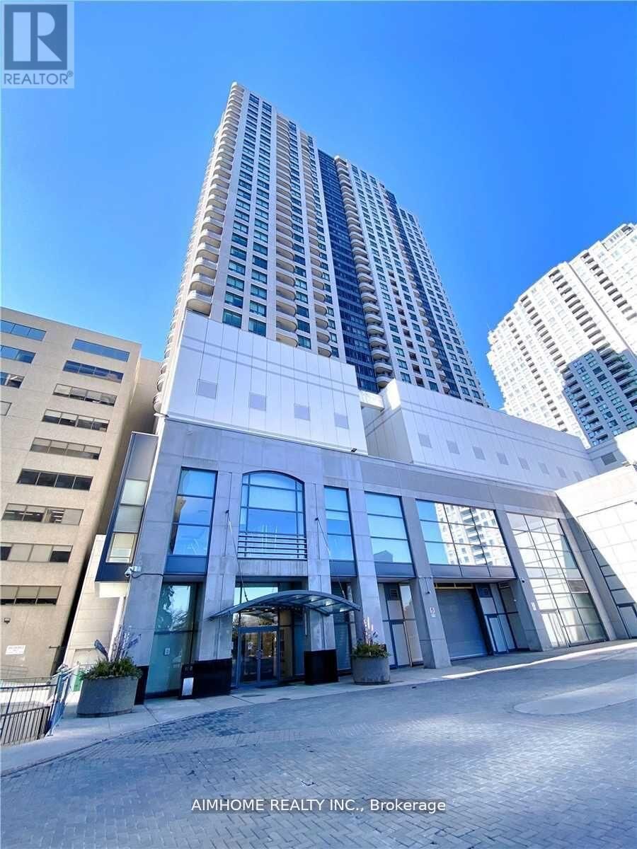 Property Photo:  8 Hillcrest Avenue 2101  ON M2N 6Y6 