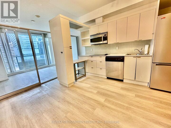 Property Photo: 111 Elizabeth Street 1530 ON M5G 1P7