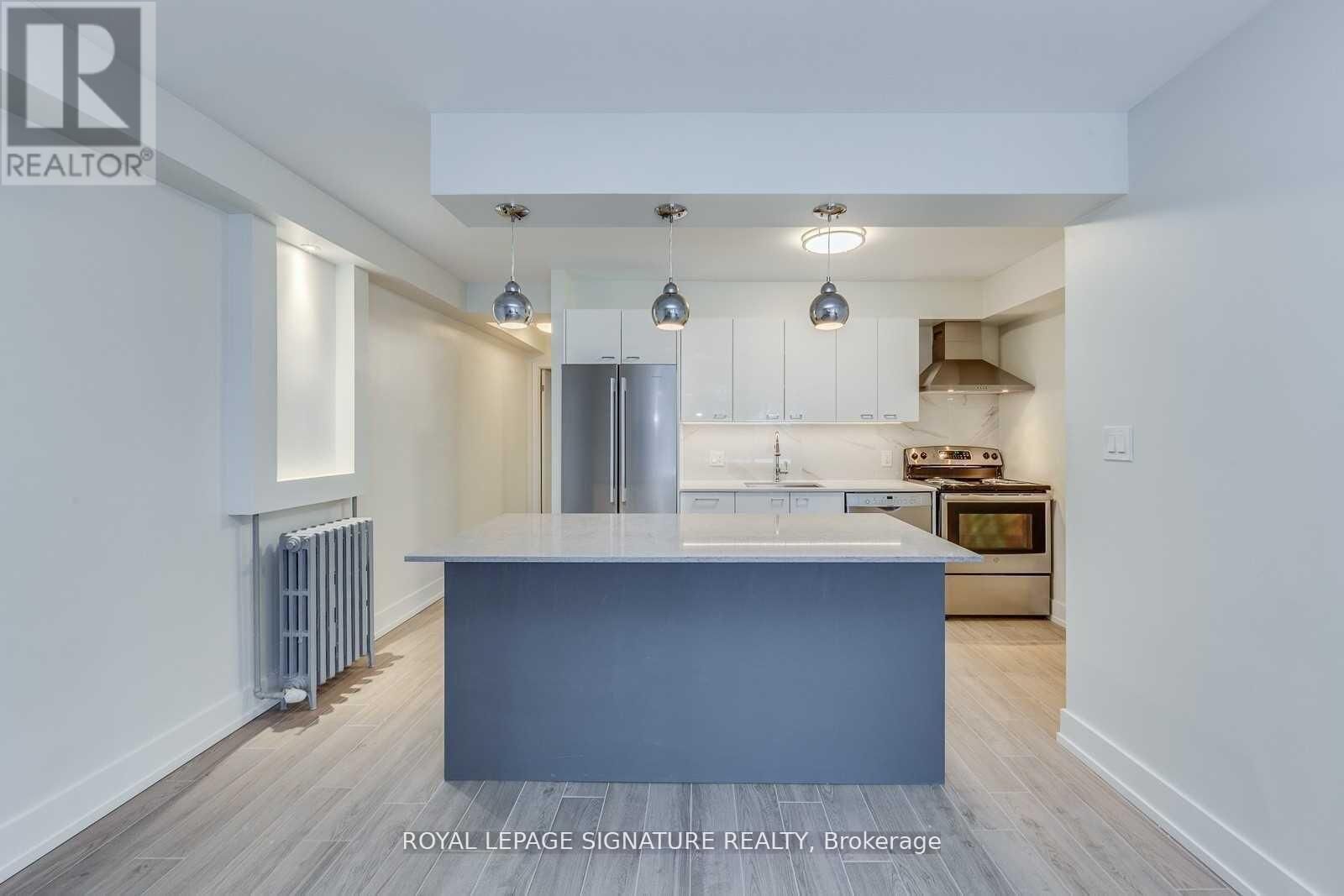 Property Photo:  1089 Broadview Avenue 2  ON M4K 2S4 