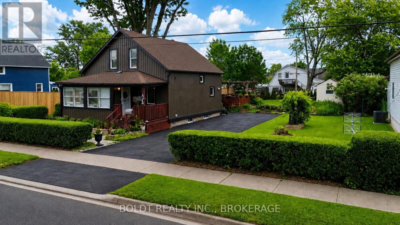 Property Photo: 23 Torrance Street ON L2A 4C3