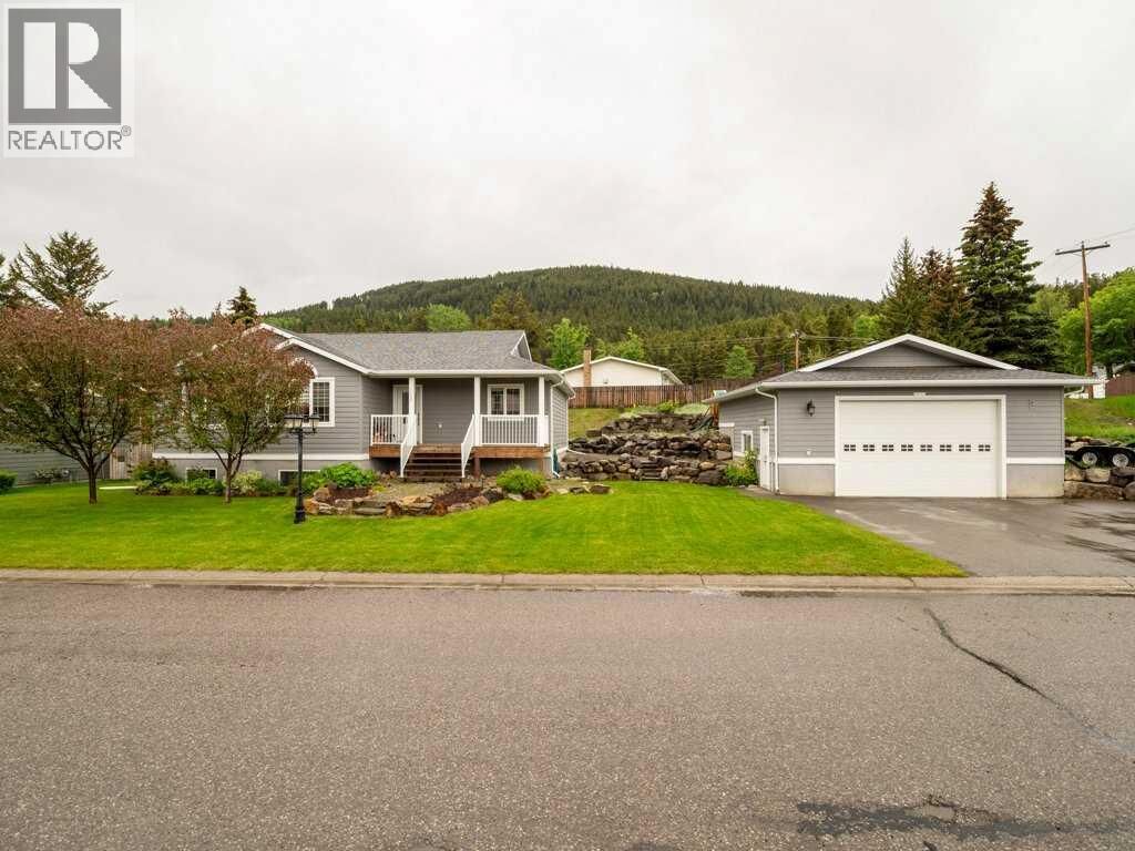 Property Photo:  11602 19 Avenue  AB T0K 0E0 
