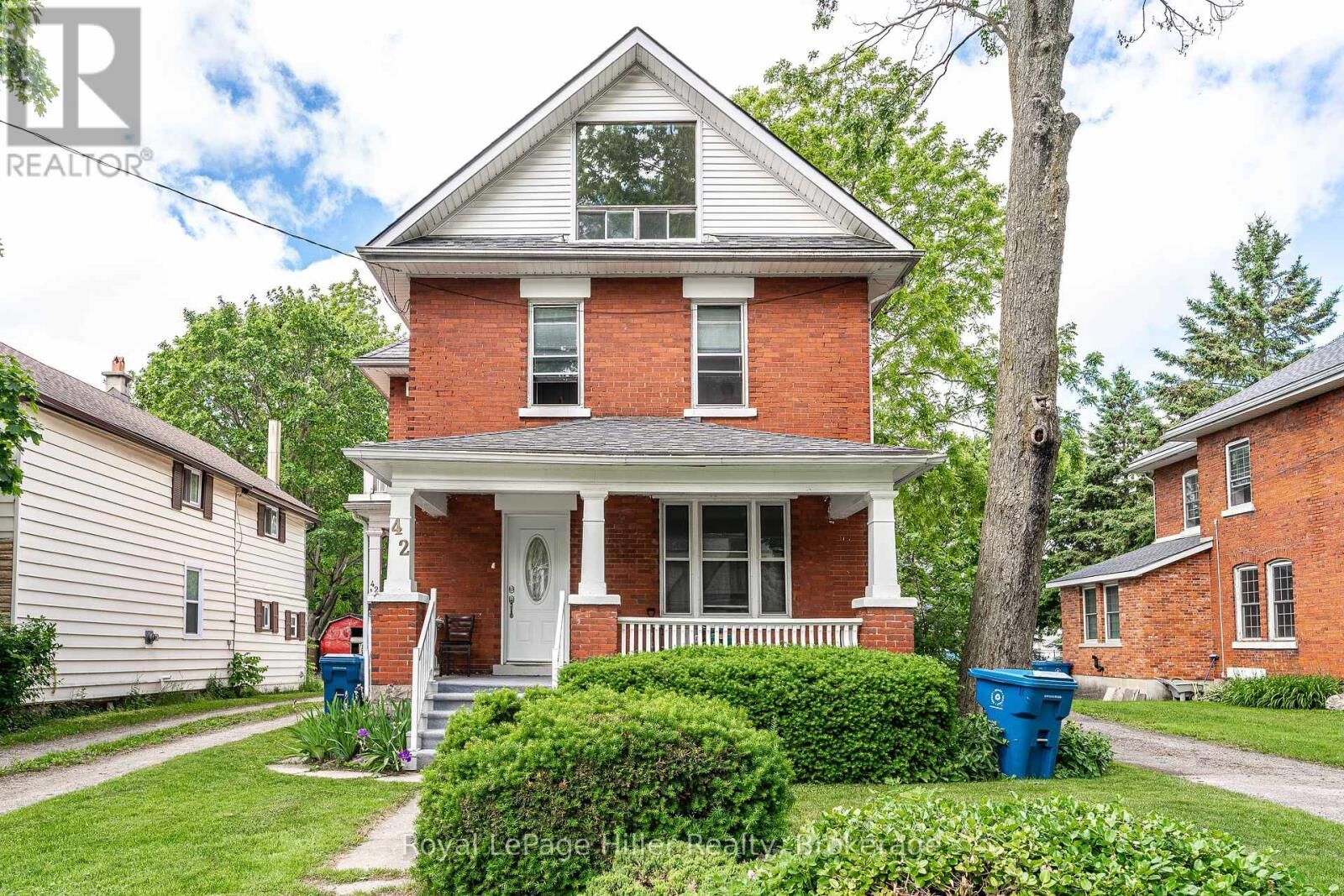 Property Photo: 42 Home Street ON N5A 1Z7