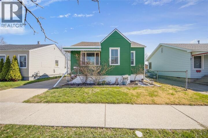 Property Photo: 2286 Forest Avenue ON N8W 2G6