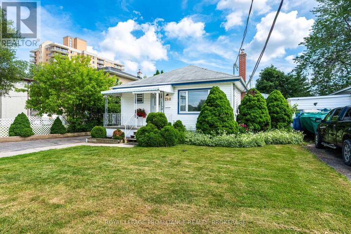 Property Photo: 260 Elmwood Street ON K7M 2Y8