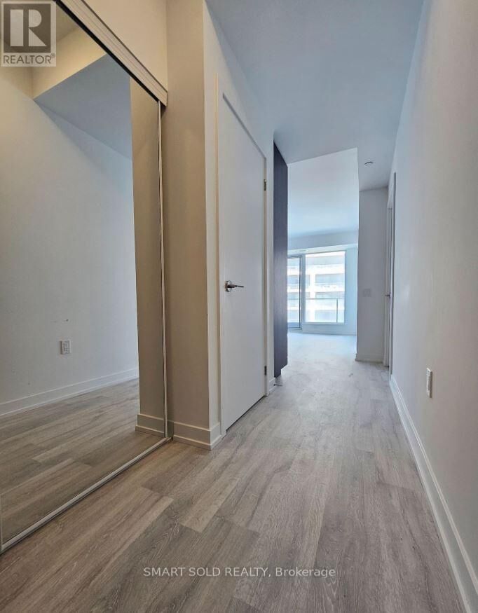 Property Photo:  7 Golden Lion Heights N2907  ON M2M 0C1 