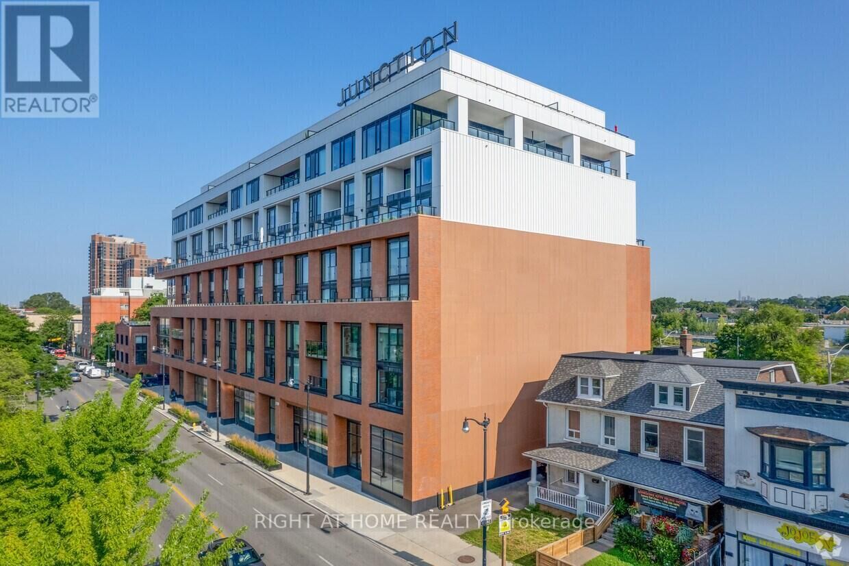 Property Photo: 2720 Dundas Street West 313 ON M6P 1Y2