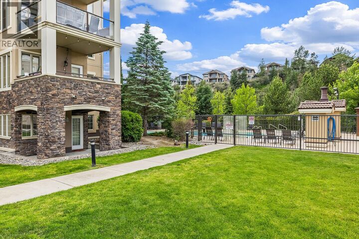 1873 Country Club Drive 2221 — photo 1