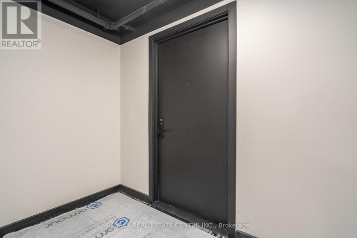 Property Photo:  1 Jarvis Street 725  ON L8R 3J2 