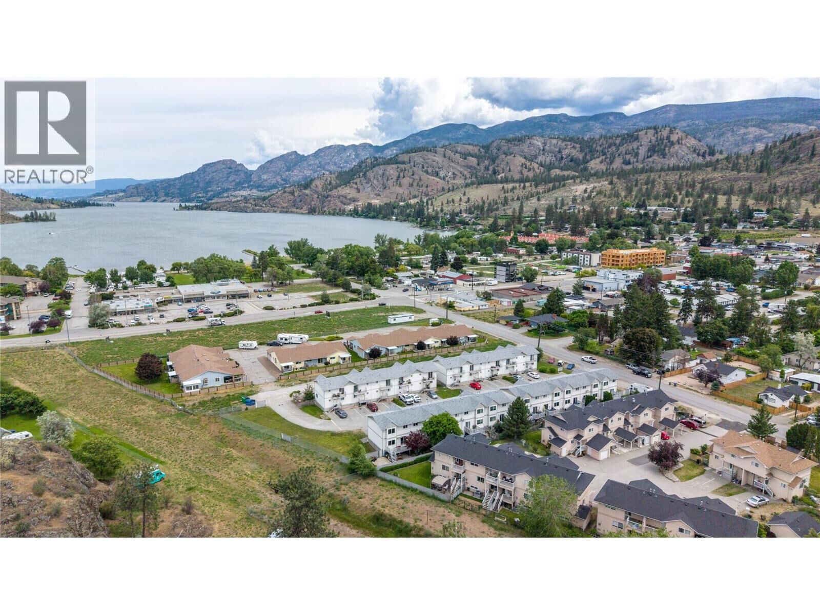 Property Photo: 1020 Cedar Street 10 BC V0H 1R5