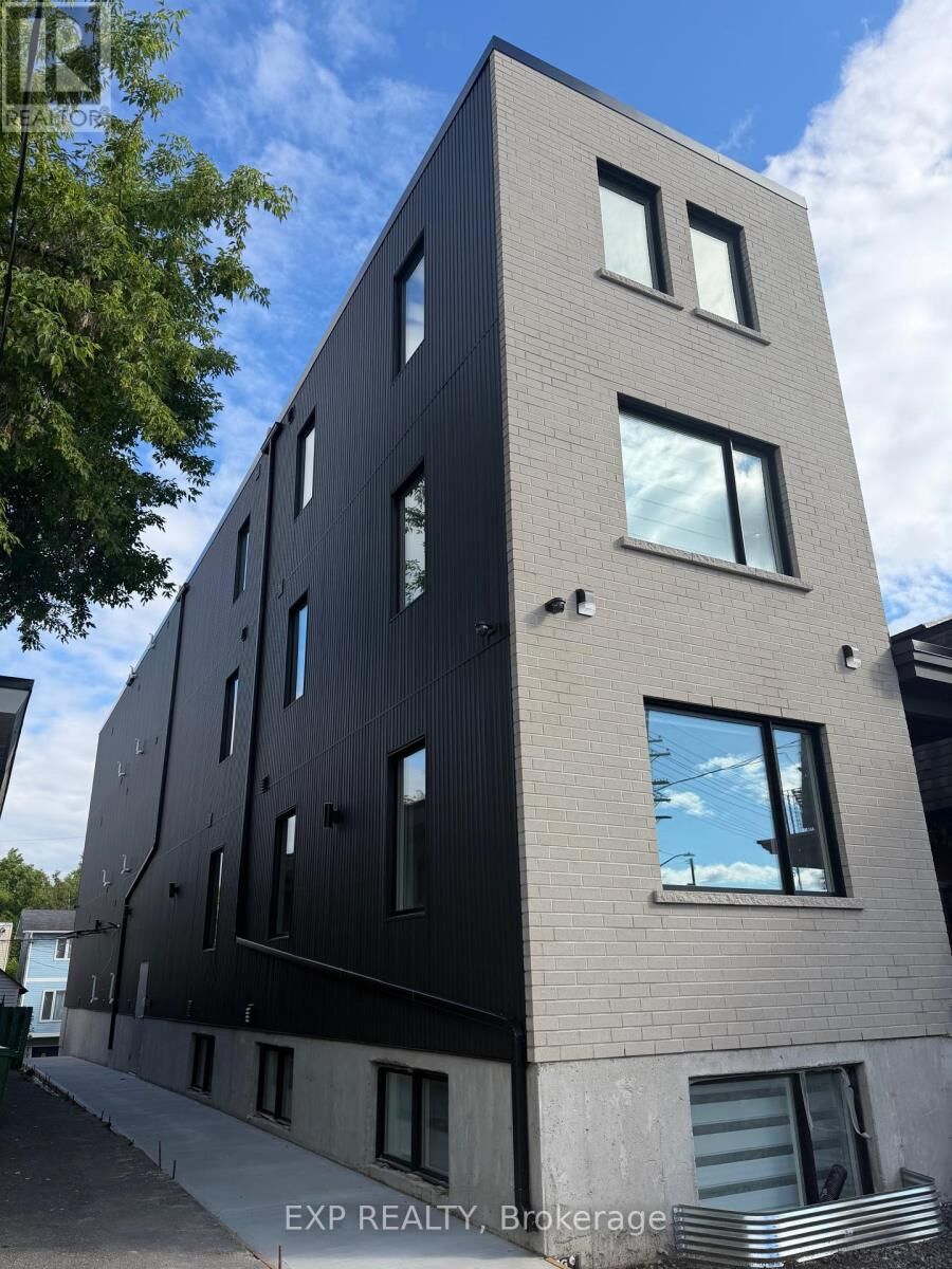 Property Photo:  258 Montfort Street .  ON K1L 5P2 