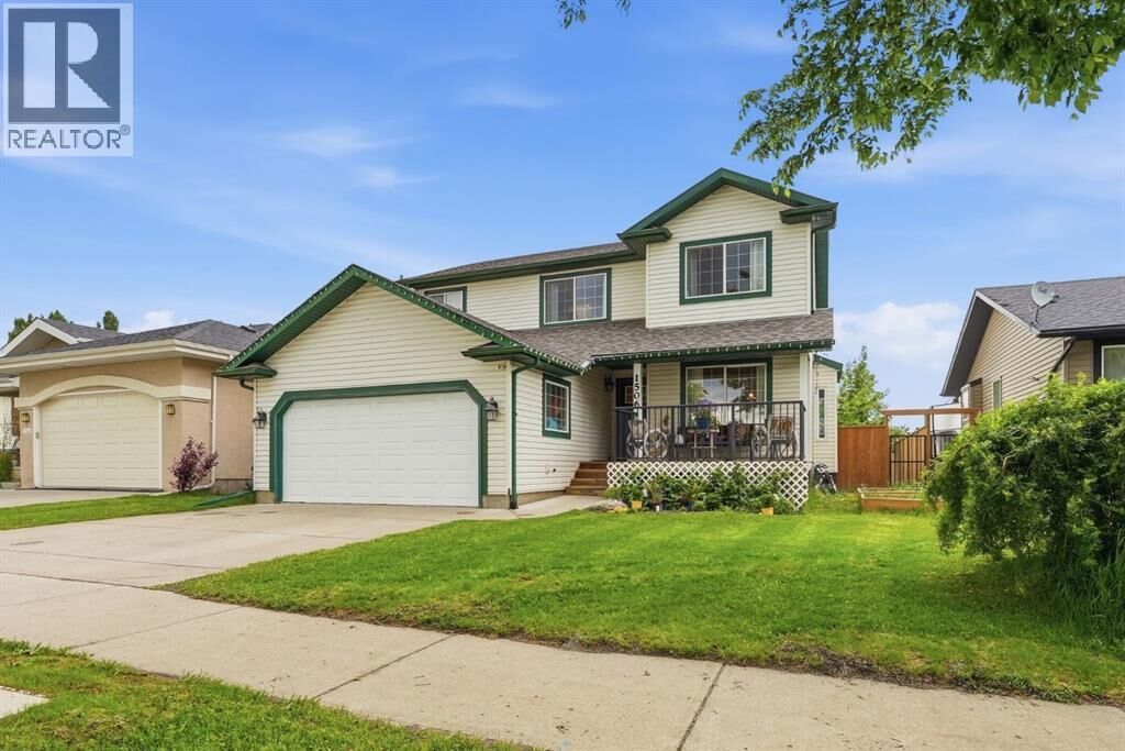 Property Photo: 1506 Riverside Drive Northwest AB T1V 1W8