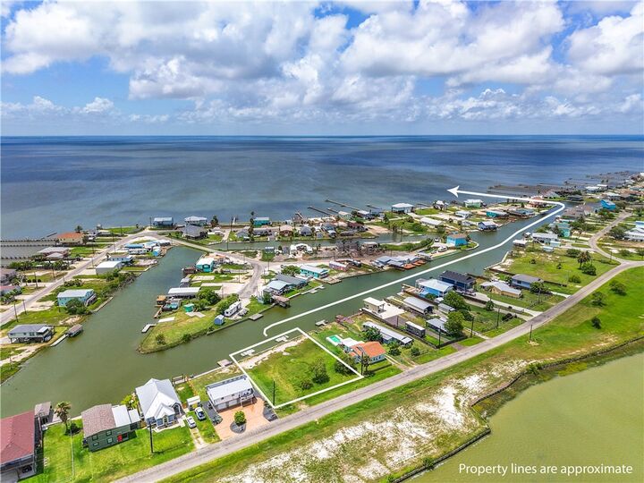 Property Photo:  525-527 Copano Cove  TX 78382 