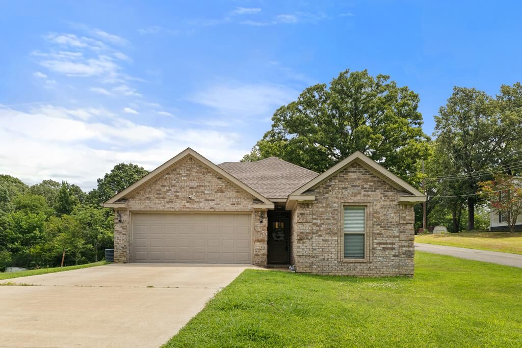 Property Photo:  706 Main Street  AR 72432 