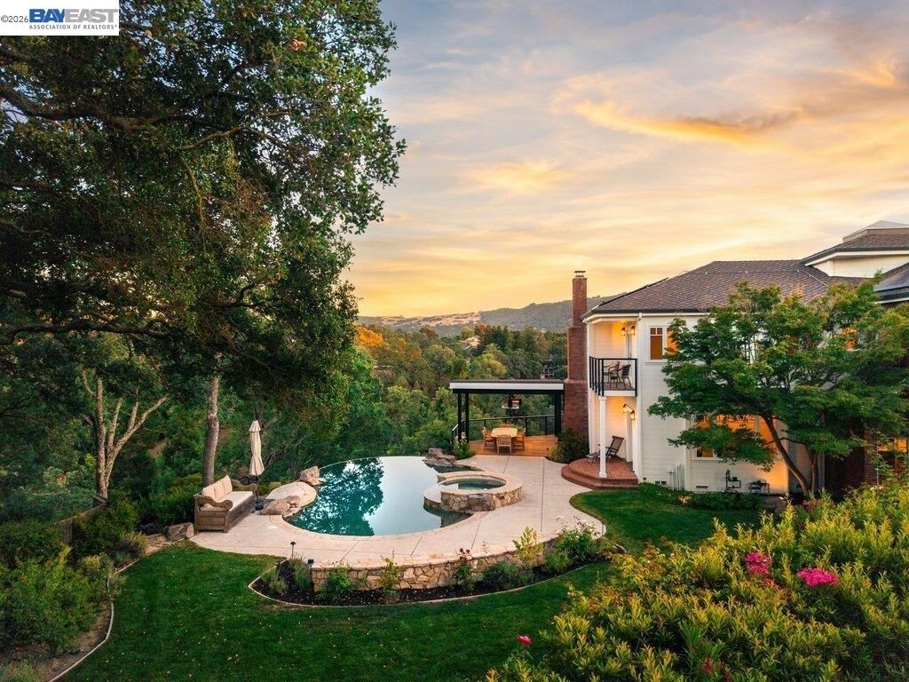 Property Photo: 16 Ardendale Ct CA 94507