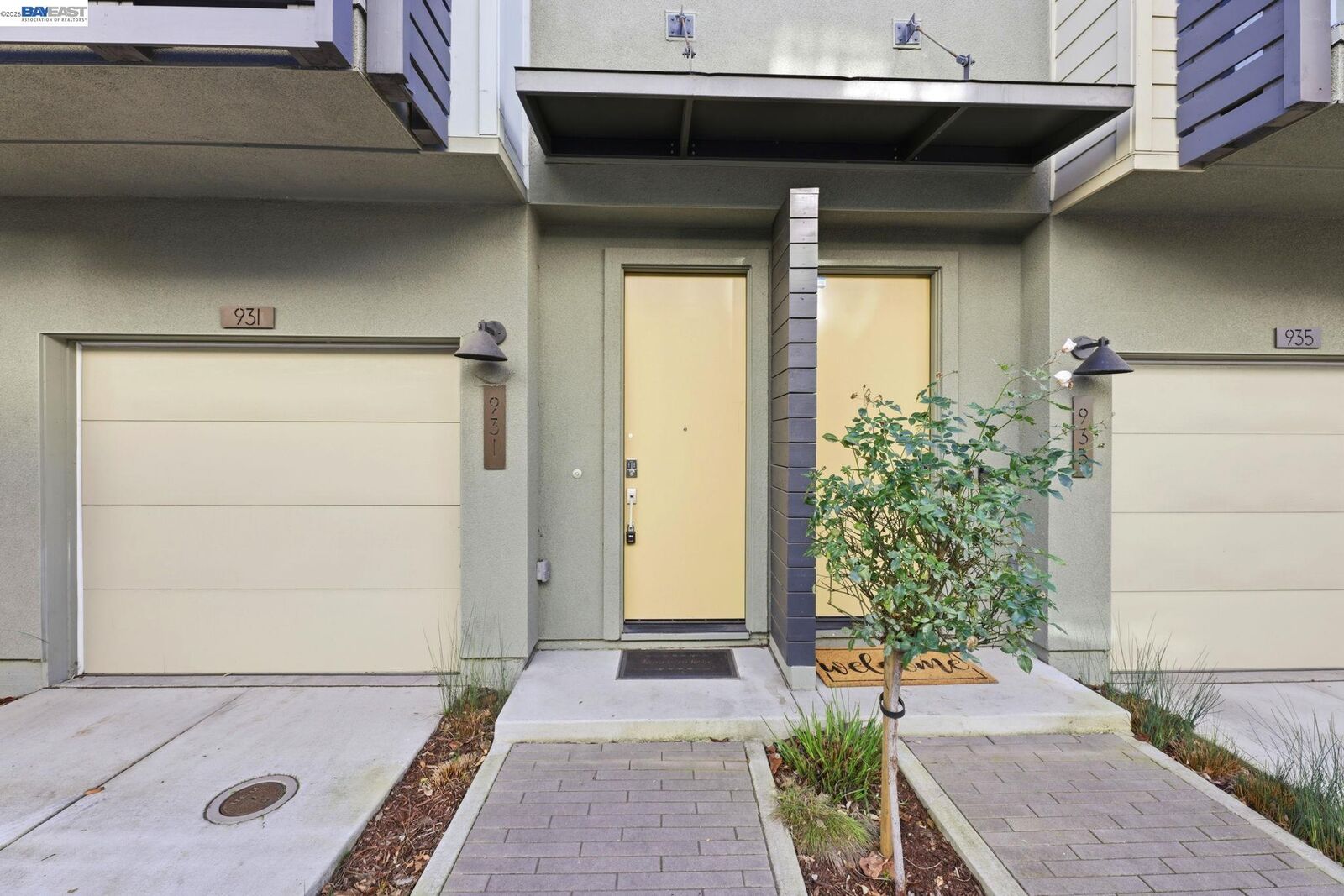Property Photo: 931 Edy Ln CA 94607