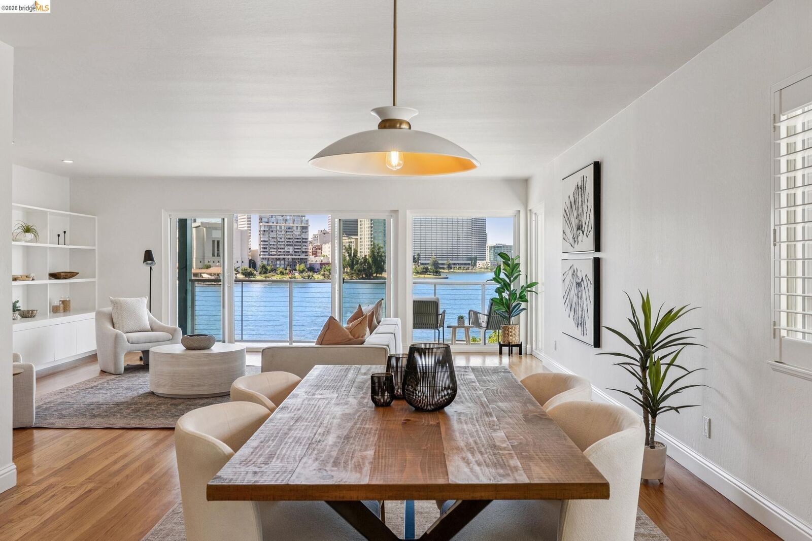 Property Photo: 1410 Lakeshore Ave 5 CA 94606