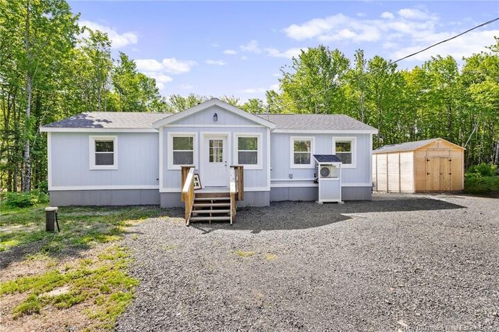 194 Upper Woodlands Road — photo 1