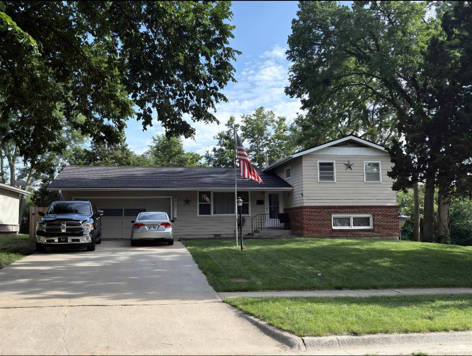 Property Photo: 4907 SW 30th Street KS 66614