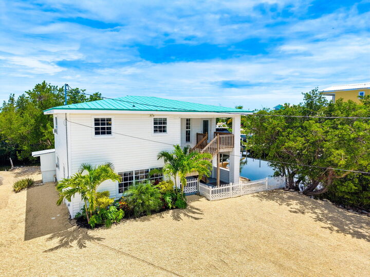 Property Photo: 27358 Jamaica Lane FL 33042