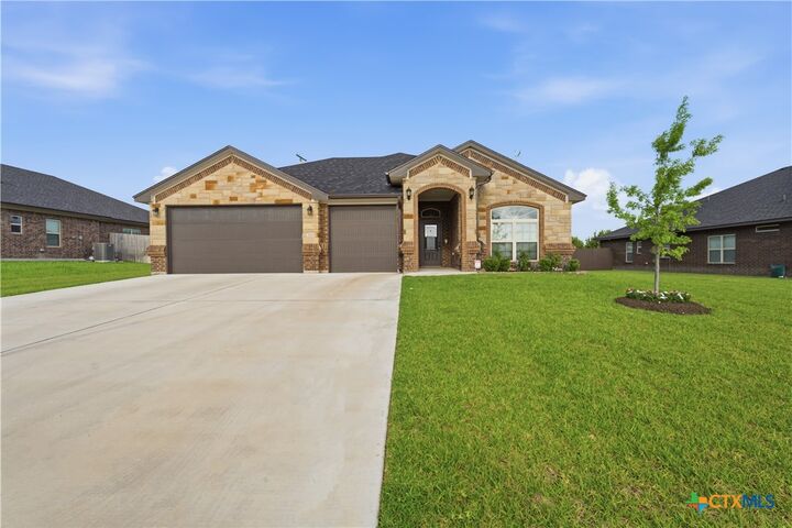 Property Photo:  7809 Platinum Drive  TX 76542 
