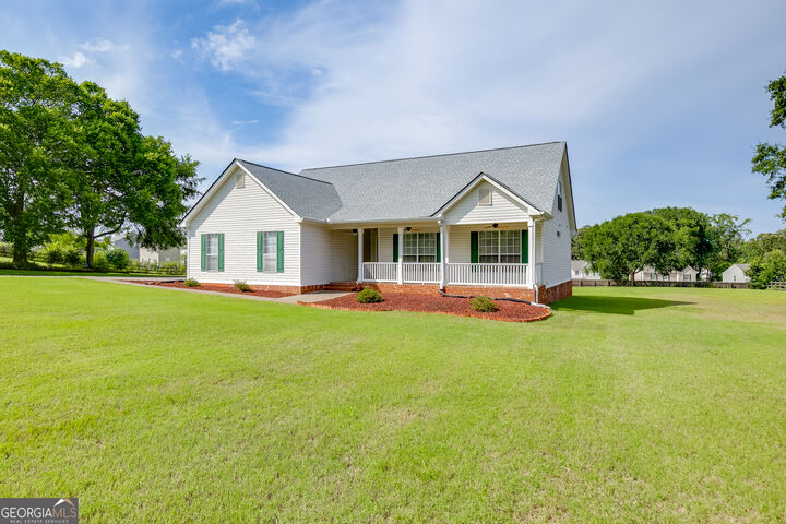 Property Photo: 352 Olde Wick Trail GA 30548