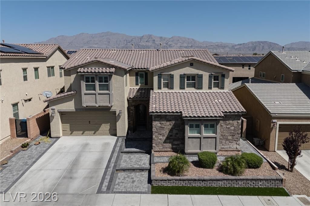 Property Photo:  824 Claystone Ridge Avenue  NV 89084 