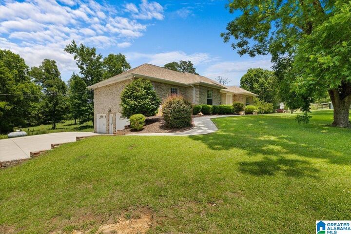 Property Photo:  5626 County Highway 11  AL 35079 