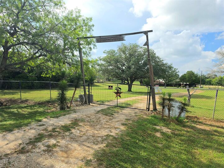 Property Photo: 11088 Highway 97 W Highway TX 78614