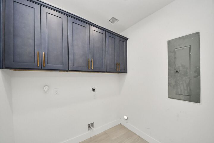 Property Photo: 4918 Culmore Lane TX 77021