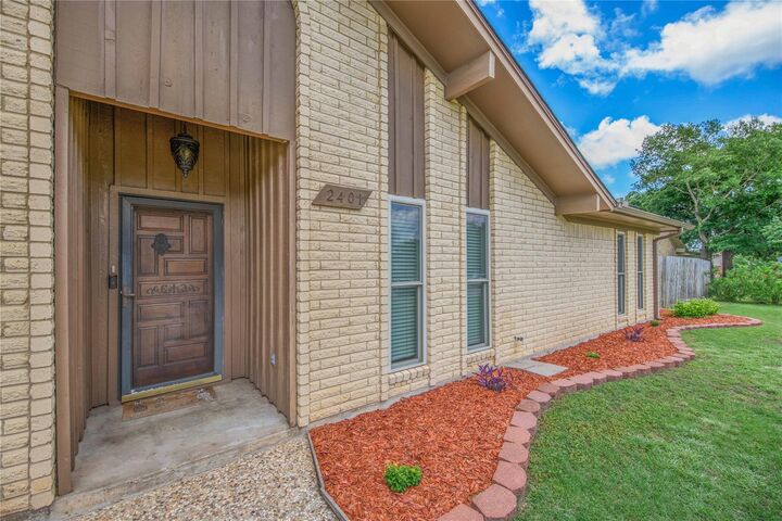 Property Photo:  2401 Briar Oaks Drive  TX 77802 