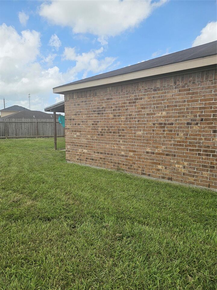 Property Photo: 5122 Sunny Parke Lane TX 77469